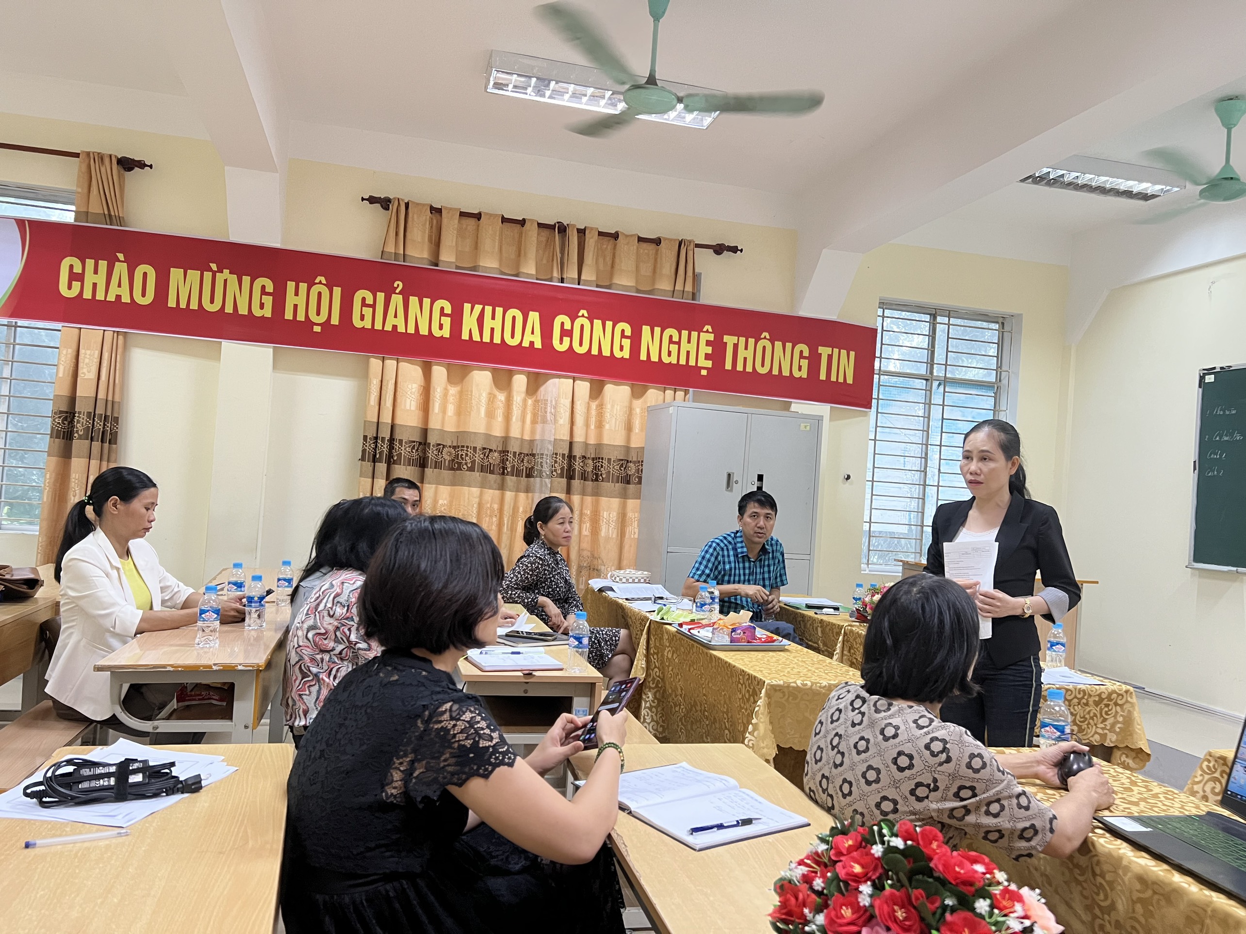 Khoa Sư phạm Kỹ thuật tham gia hỗ trợ các đơn vị tổ chức Hội giảng cấp Khoa năm 2023.